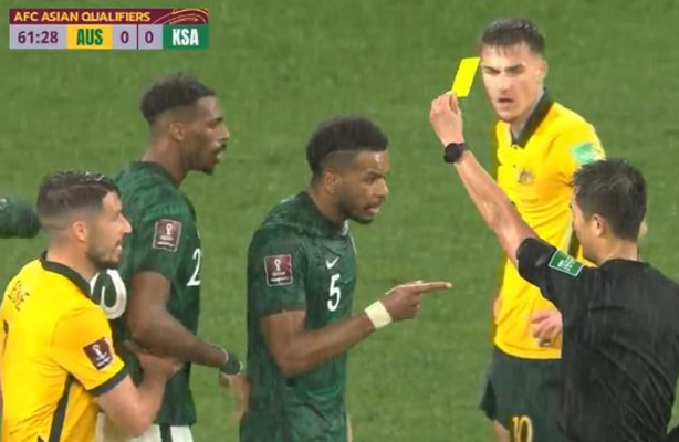  门将神勇扑救保清白，零封对手成就经典战役