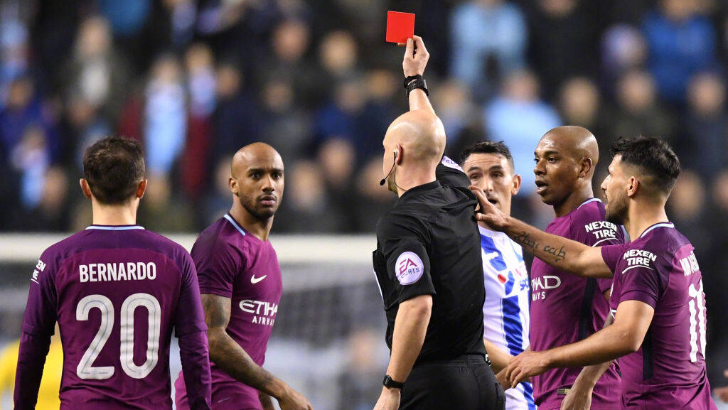  巴萨主场意外失利，主帅帅位岌岌可危