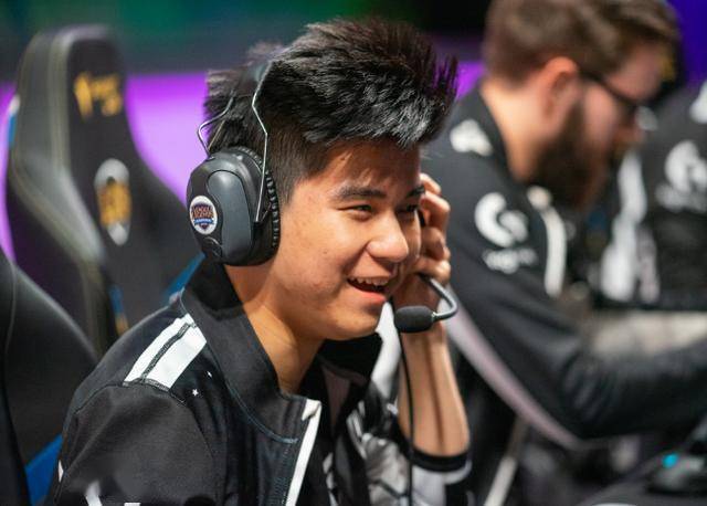  明星选手转会风波，新赛季格局再生变数