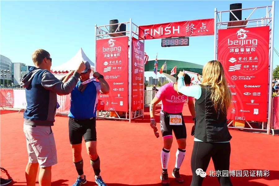  篮球文化节开幕，街头艺术与运动完美融合