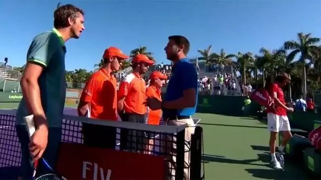  西西帕斯单反建功，雅典赛主场折桂