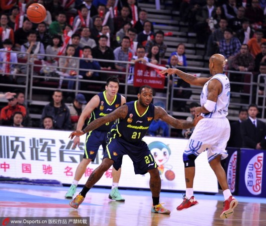  外援加盟首秀，助力球队开门红