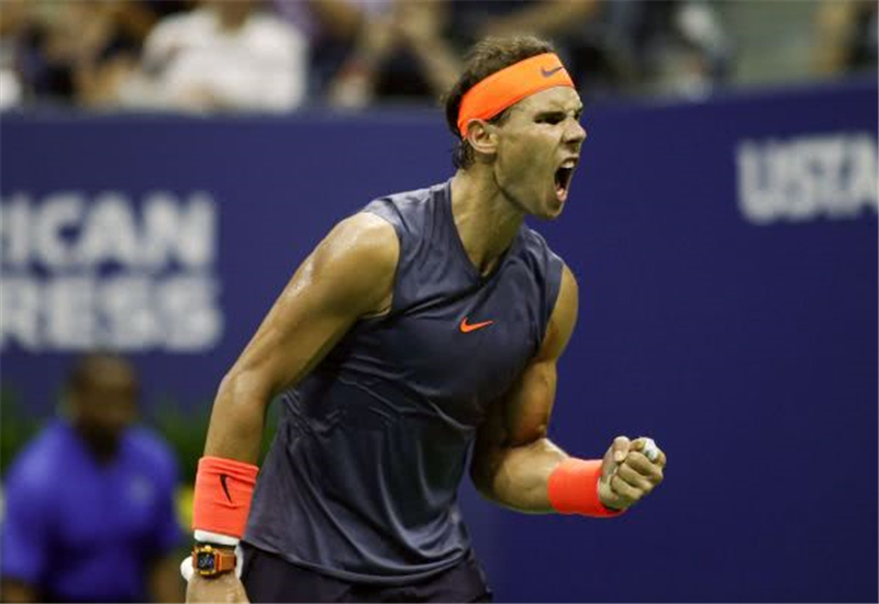  福基纳救两赛点演逆转，爆冷淘汰头号种子