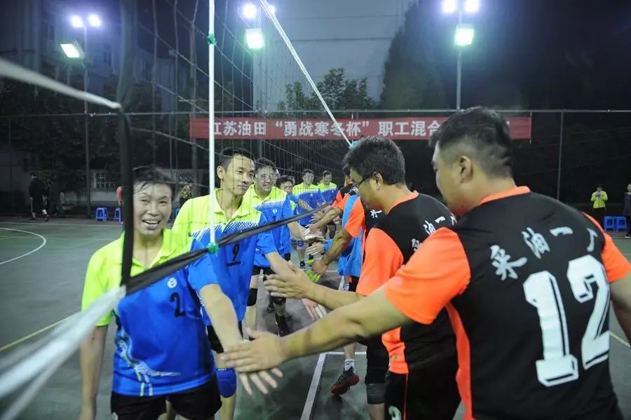  逆风翻盘彰显电竞永不言弃精神