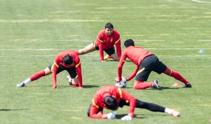  世界杯预选赛火热开打，诸强争夺出线名额