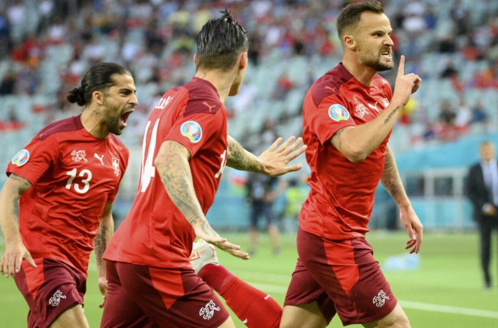  巴黎圣日耳曼凭借姆巴佩帽子戏法逆转取胜